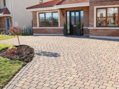 Laying Block Paving on Driveway in Luton