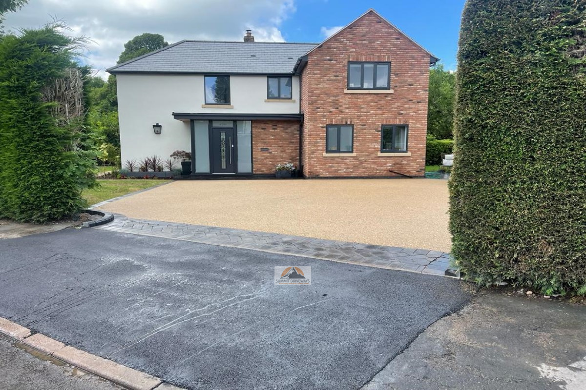 Resin Bound Driveway with Tarmac Apron in Rugby (5)